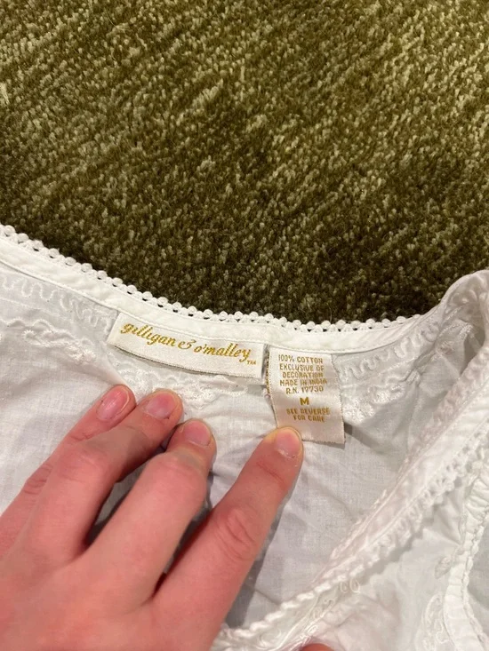 Vintage White Eyelet Cotton Top and Shorts Set (2) - Picture 6 of 12